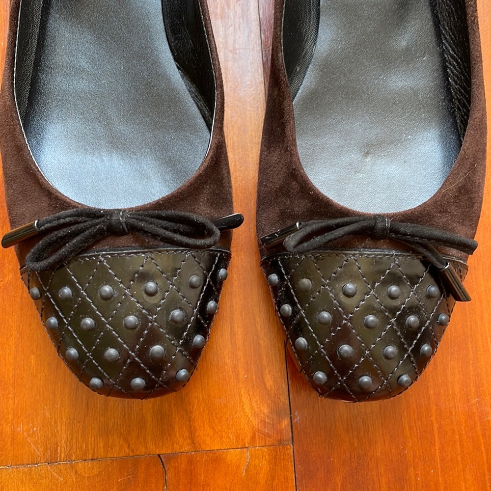 TOD’S - LEATHER AND SUEDE BALLERINA FLATS - Picture 2 of 14